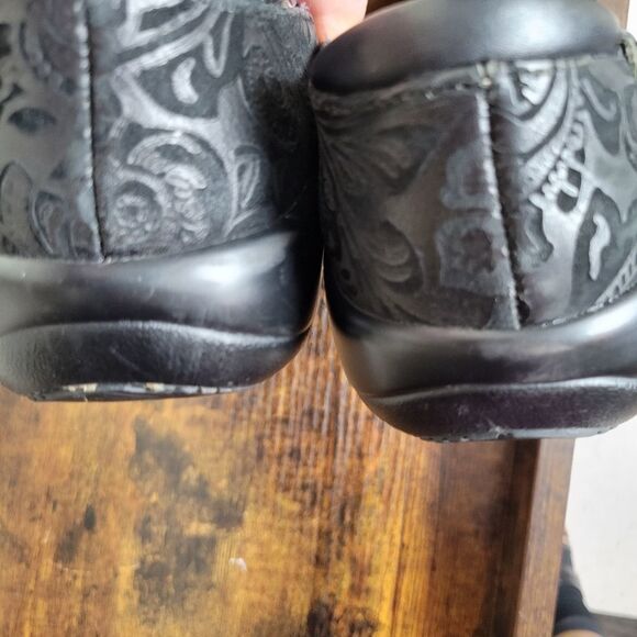 Women’s Alegria Keli Professional – Black Emboss Paisley Clogs 36/6 - Picture 3 of 6